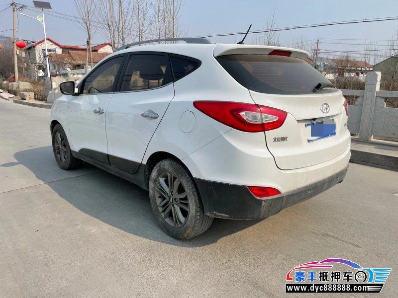 15年现代ix35轿车抵押车出售