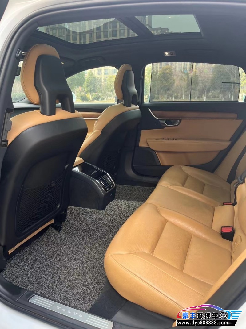 17年沃尔沃S90轿车抵押车出售