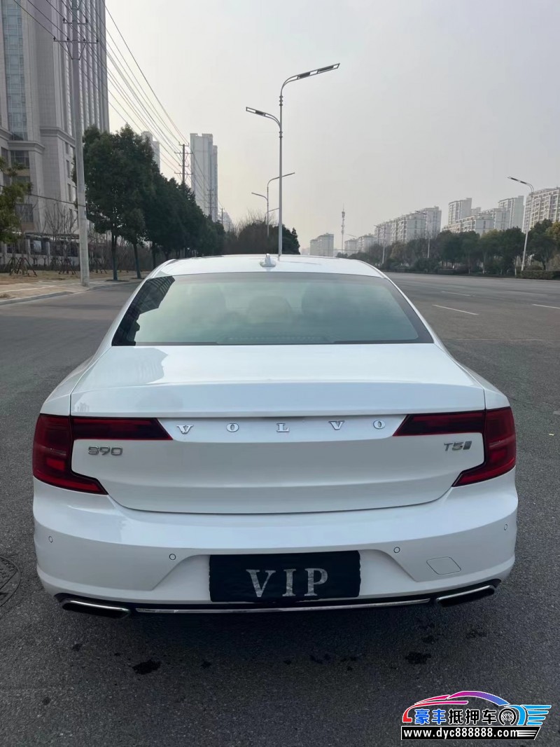 17年沃尔沃S90轿车抵押车出售