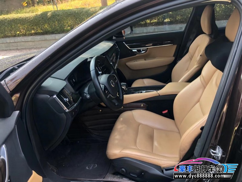 17年沃尔沃S90轿车抵押车出售