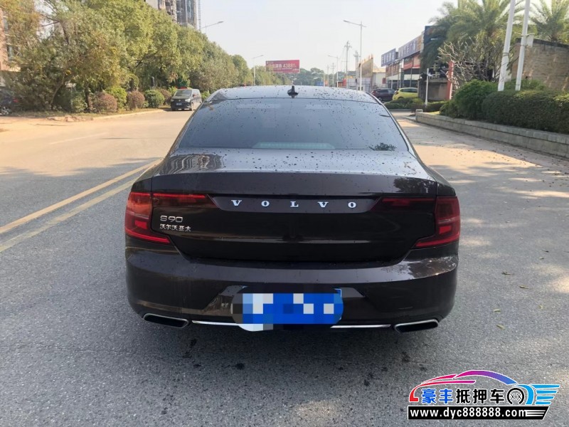 17年沃尔沃S90轿车抵押车出售