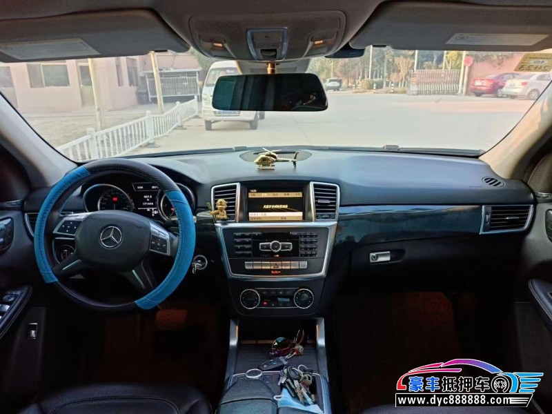 12年奔驰ML轿车抵押车出售