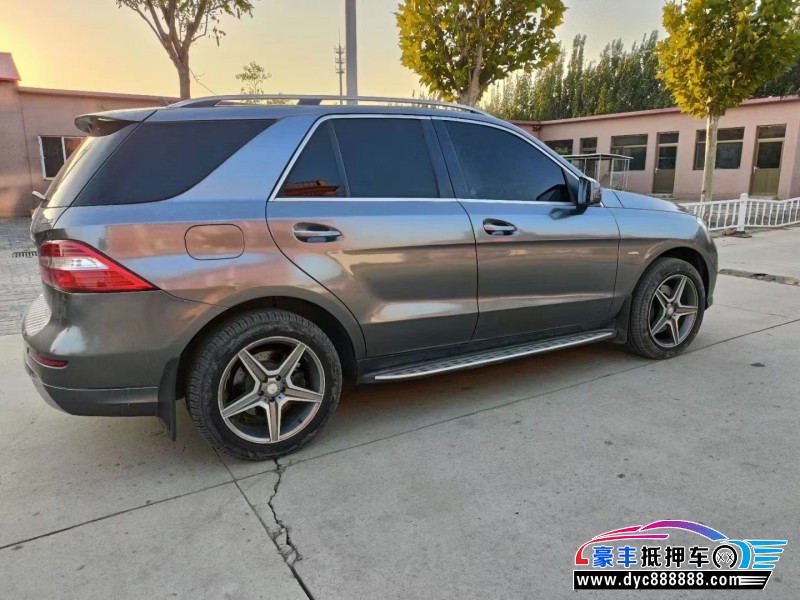 12年奔驰ML轿车抵押车出售