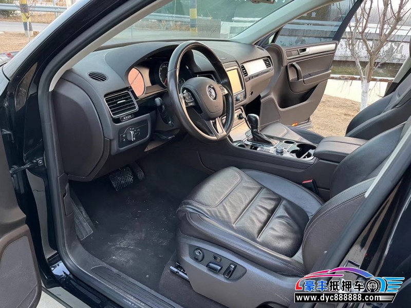 16年大众途锐轿车抵押车出售