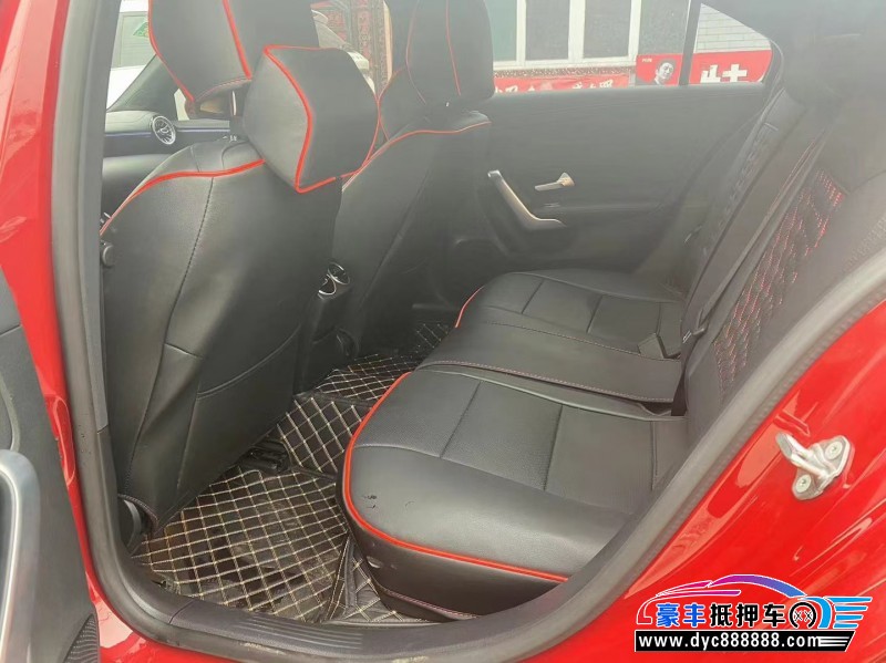 20年奔驰A级轿车抵押车出售