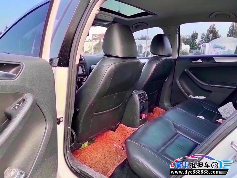 13年大众速腾轿车抵押车出售