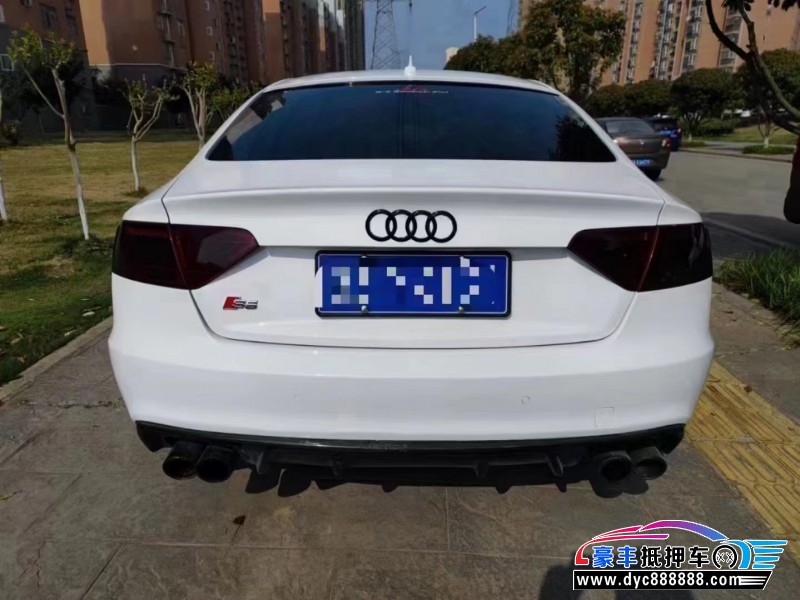 12年奥迪S5轿车抵押车出售