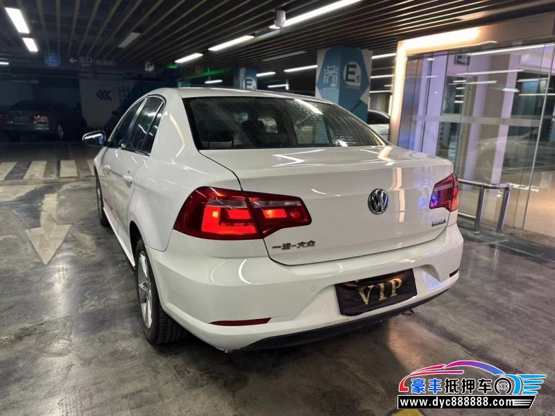 15年大众宝来轿车抵押车出售