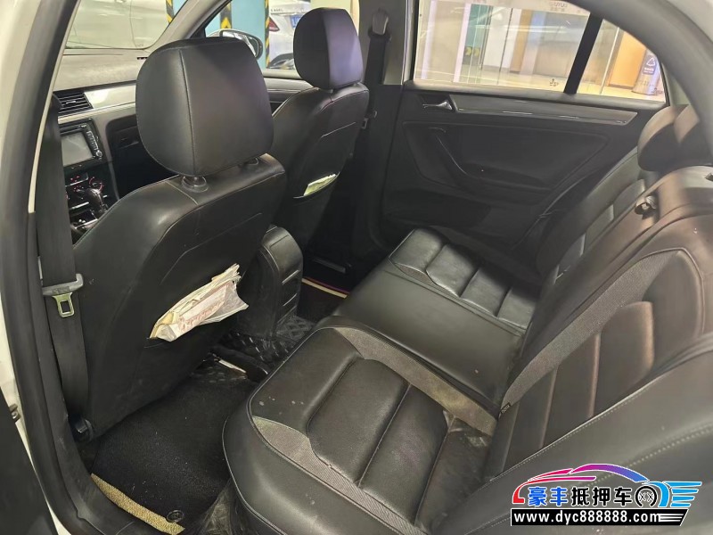 15年大众宝来轿车抵押车出售