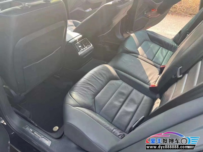 18年大众辉昂轿车抵押车出售