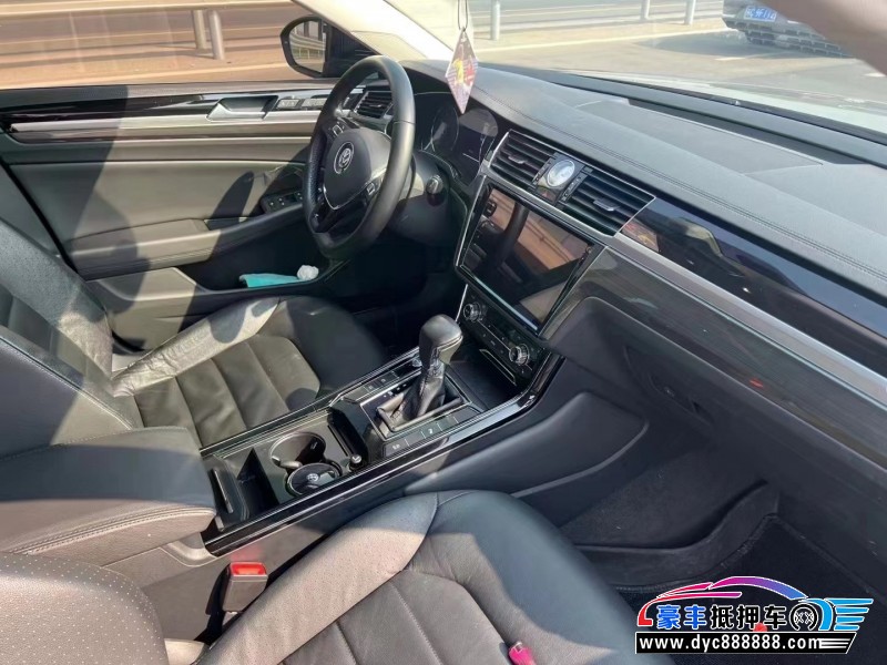 18年大众辉昂轿车抵押车出售