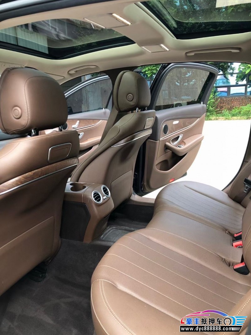 19年奔驰E轿车抵押车出售