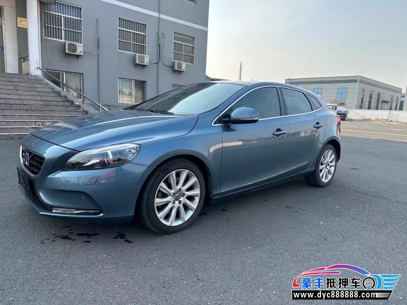 14年沃尔沃V40轿车抵押车出售
