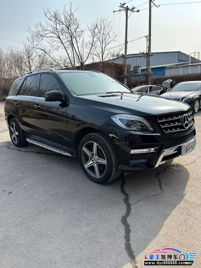 13年奔驰ML轿车抵押车出售