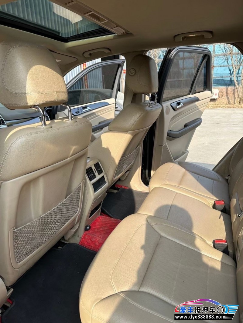 13年奔驰ML轿车抵押车出售