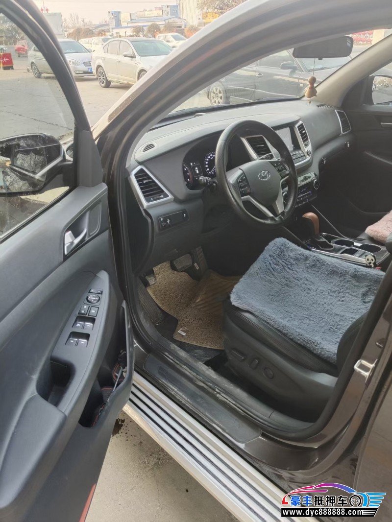 18年现代途胜SUV抵押车出售