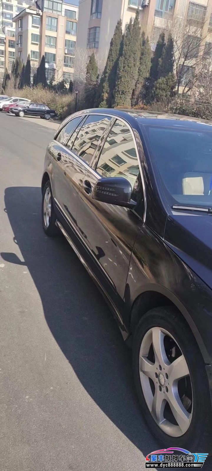 14年奔驰R轿车抵押车出售