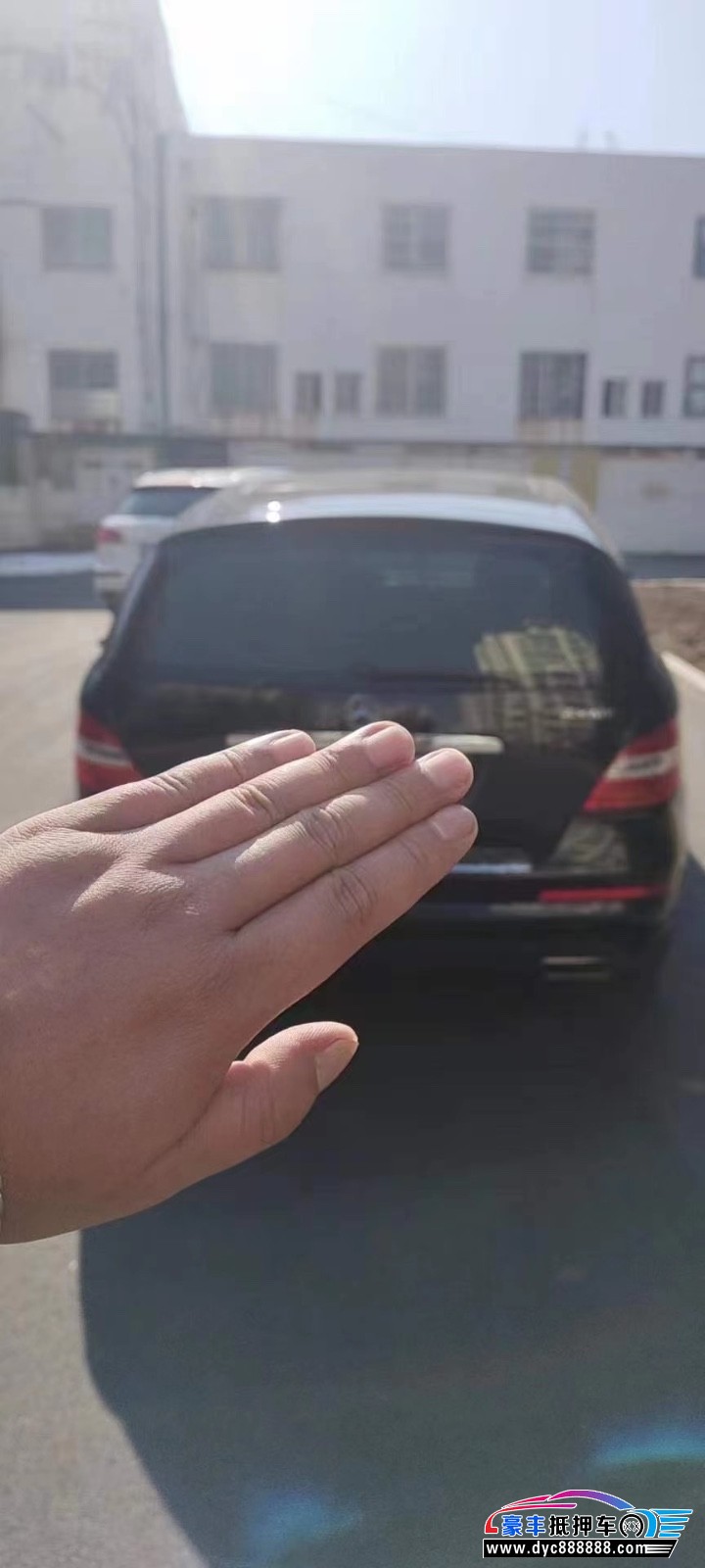 14年奔驰R轿车抵押车出售