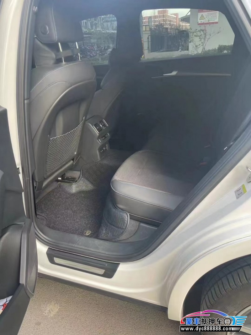 21年奥迪Q5轿车抵押车出售