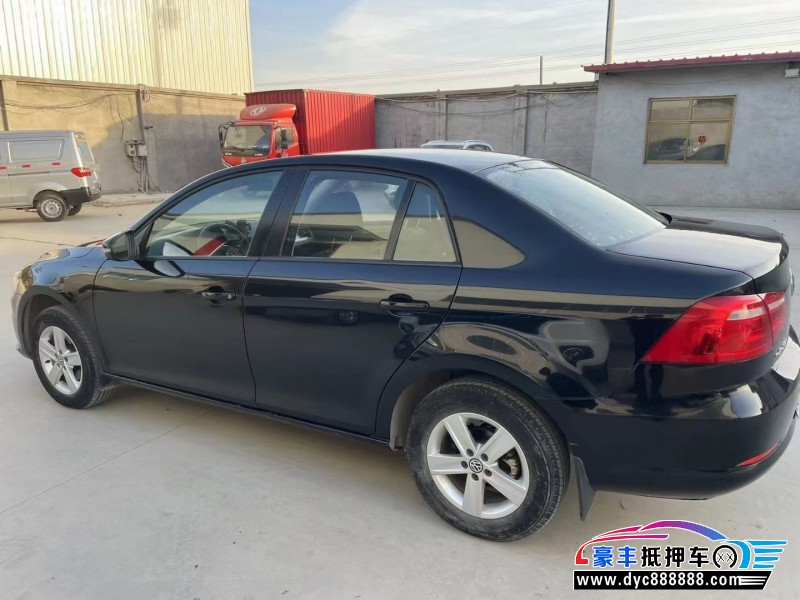 13年大众宝来轿车抵押车出售
