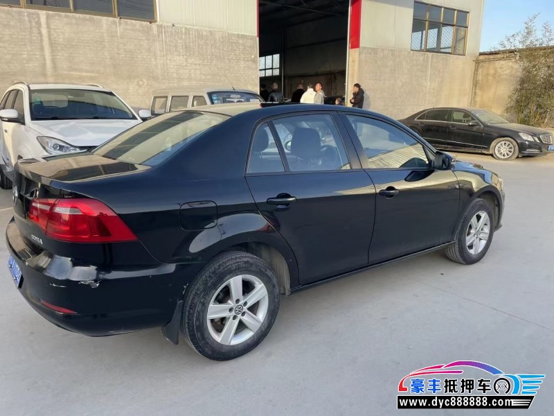 13年大众宝来轿车抵押车出售