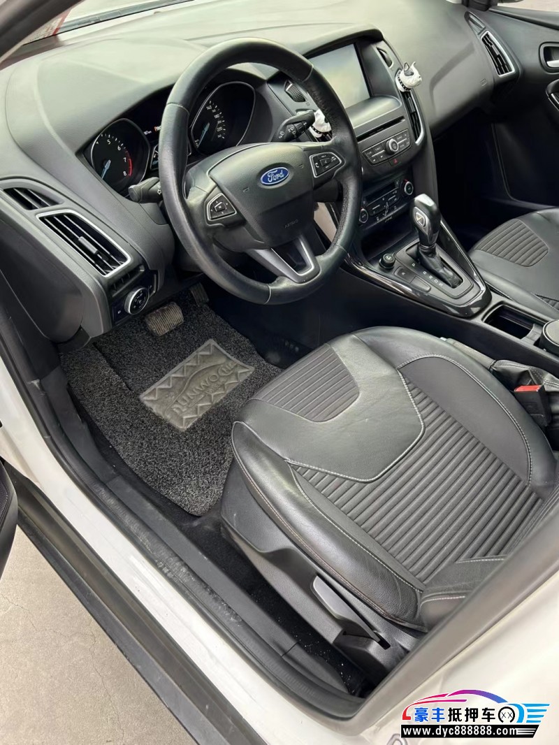 15年福特福克斯轿车抵押车出售