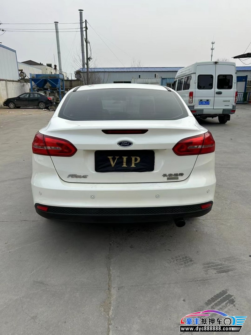 15年福特福克斯轿车抵押车出售