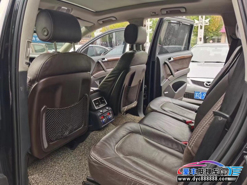 13年奥迪Q3轿车抵押车出售