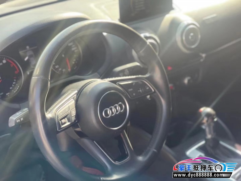 17年奥迪A3轿车抵押车出售