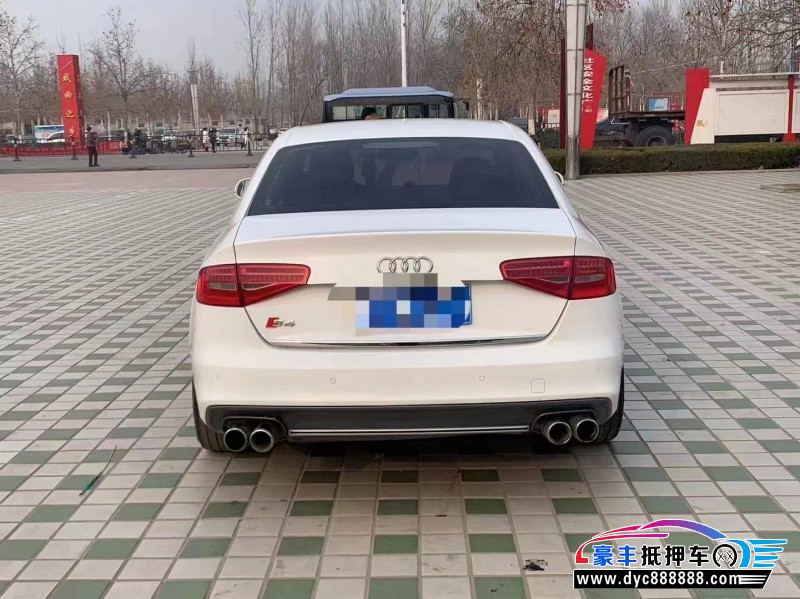 16年奥迪A4轿车抵押车出售