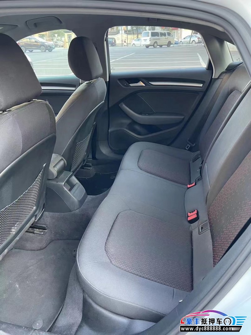 20年奥迪A3轿车抵押车出售