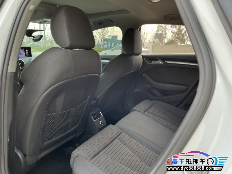 18年奥迪A3轿车抵押车出售