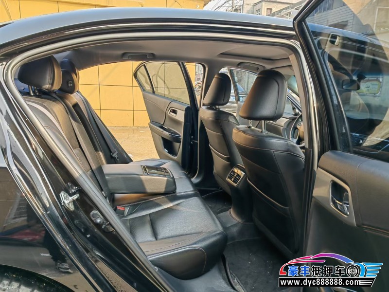 17年本田雅阁轿车抵押车出售