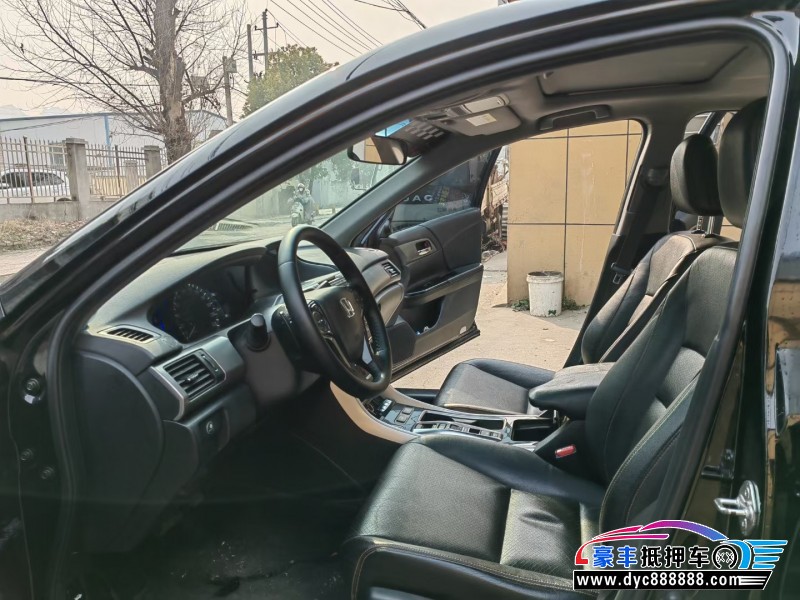 17年本田雅阁轿车抵押车出售