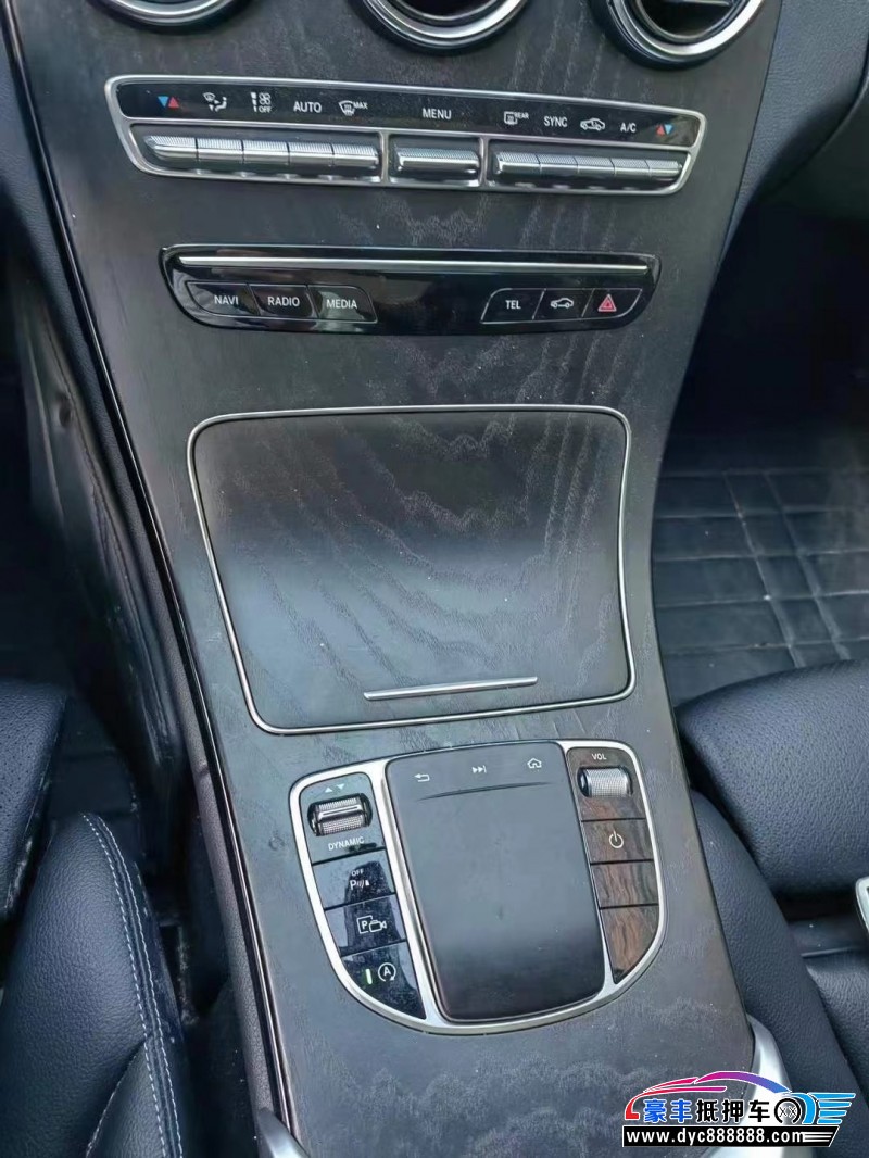 21年奔驰C轿车抵押车出售