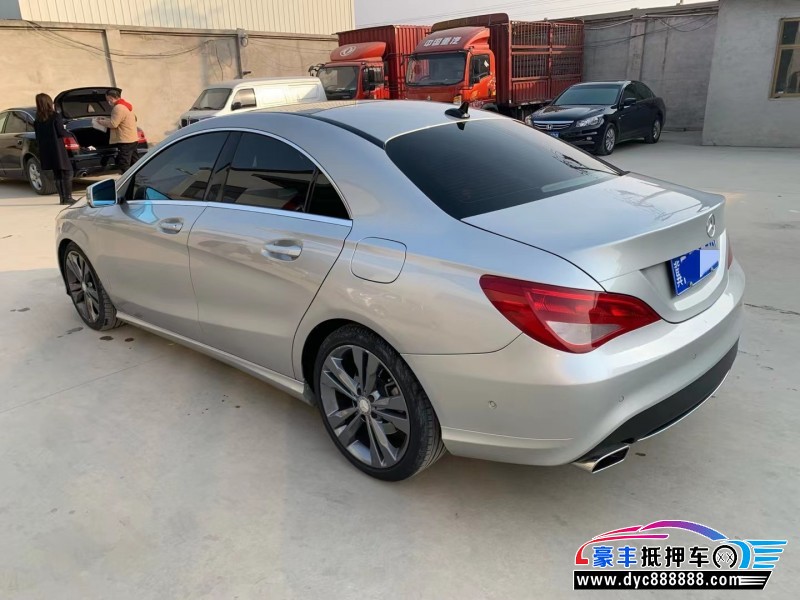 19年奔驰CLA轿车抵押车出售