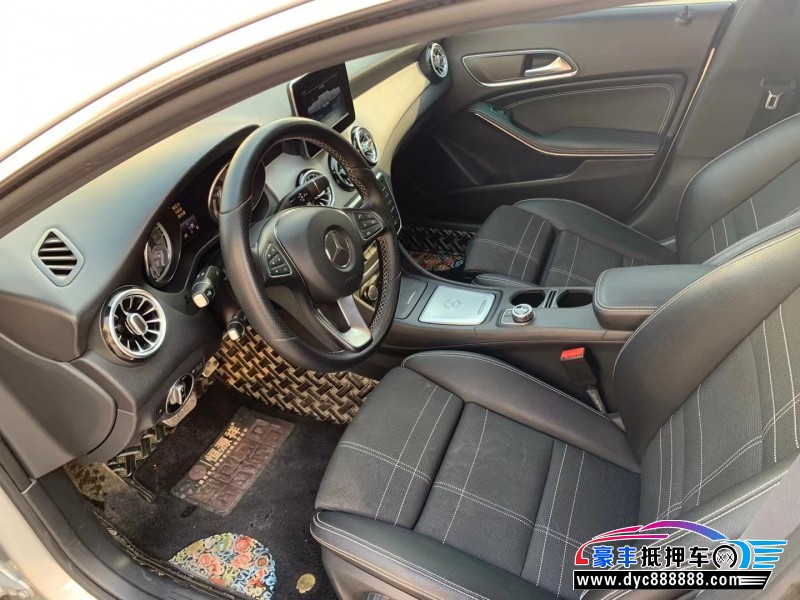 19年奔驰CLA轿车抵押车出售