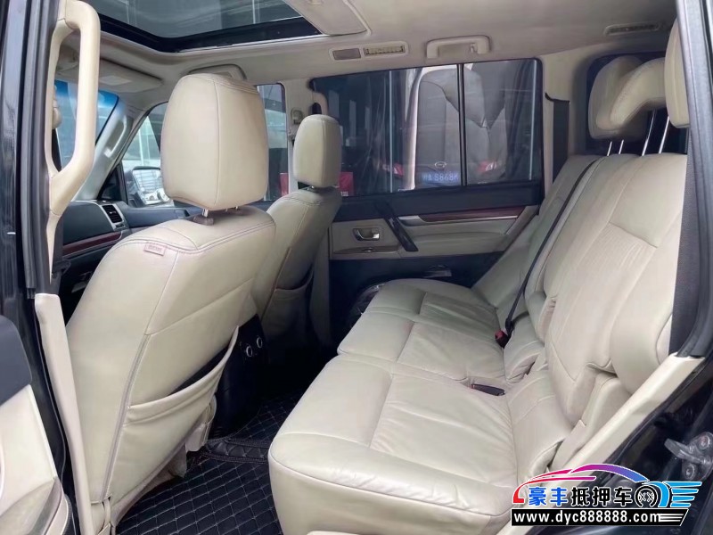 12年三菱帕杰罗SUV抵押车出售