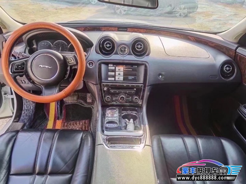 15年捷豹XJ轿车抵押车出售