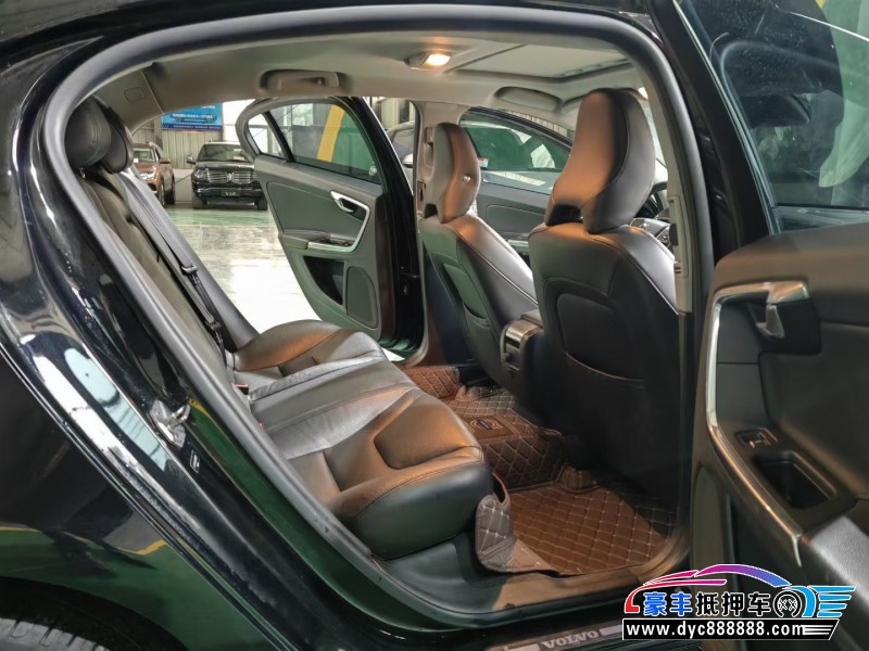 18年沃尔沃S60轿车抵押车出售