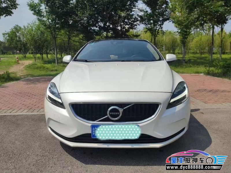 19年沃尔沃V40轿车抵押车出售