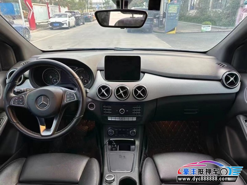 19年奔驰B级SUV抵押车出售