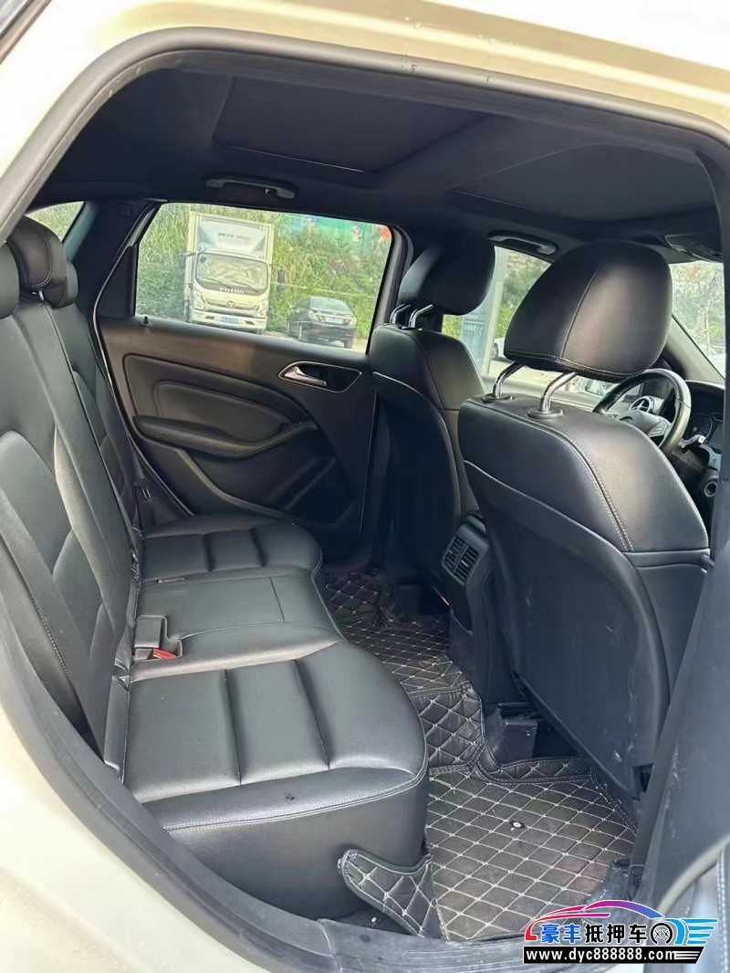 19年奔驰B级SUV抵押车出售