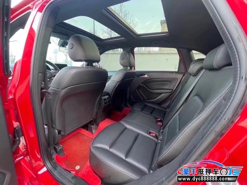 18年奔驰B级轿车抵押车出售