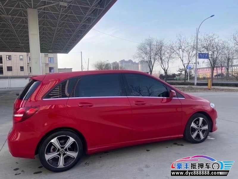 18年奔驰B级轿车抵押车出售