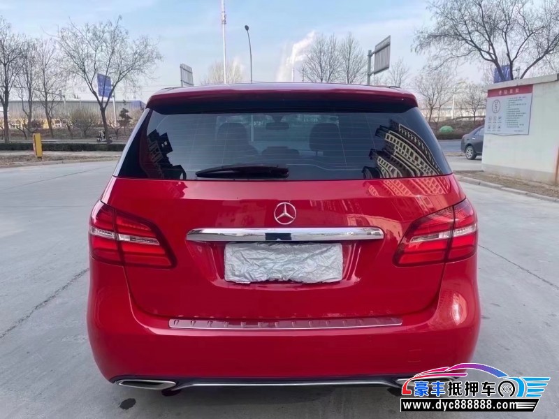 18年奔驰B级轿车抵押车出售