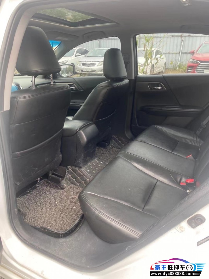 15年本田雅阁轿车抵押车出售