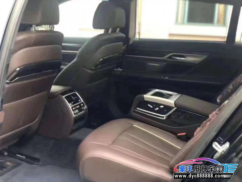 20年宝马7系轿车抵押车出售