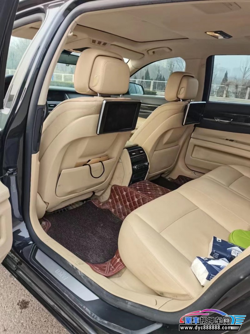 13年宝马7系轿车抵押车出售