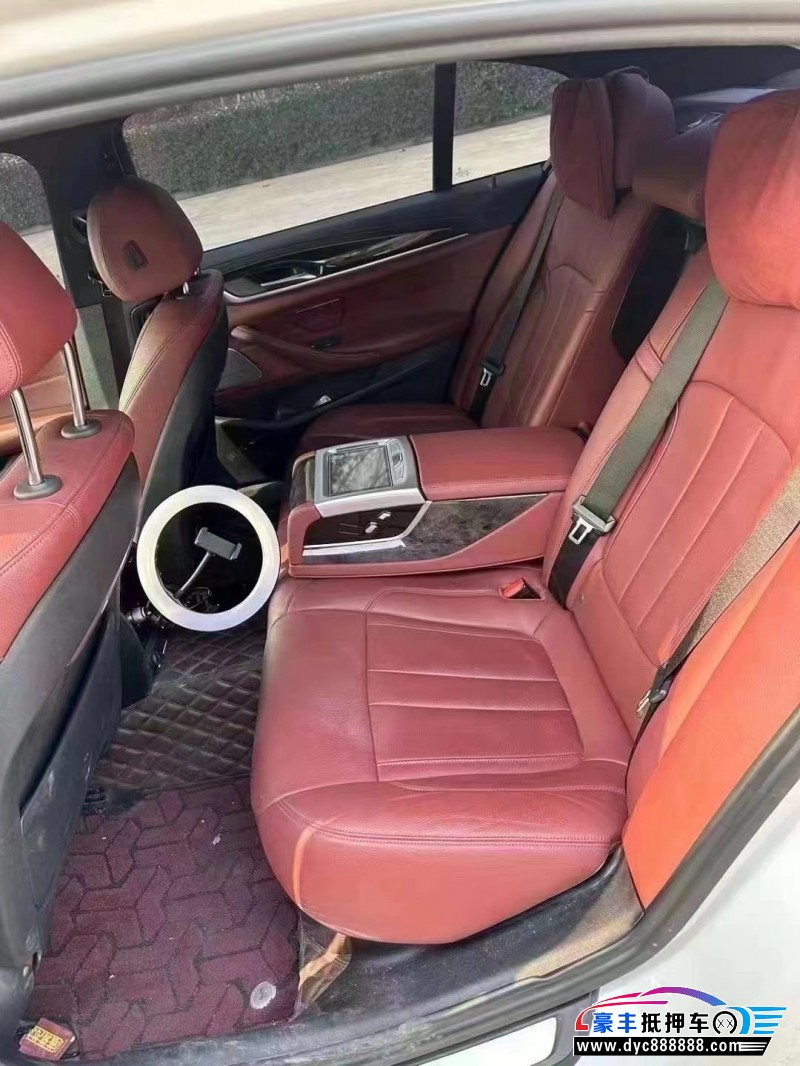 20年宝马5系轿车抵押车出售